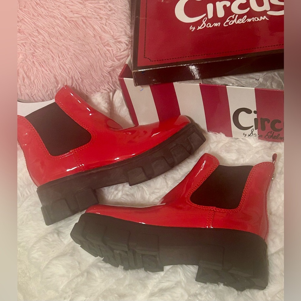NIB Circus by Sam Edelman Glossy Patent Red Ankle Chelsea Boots